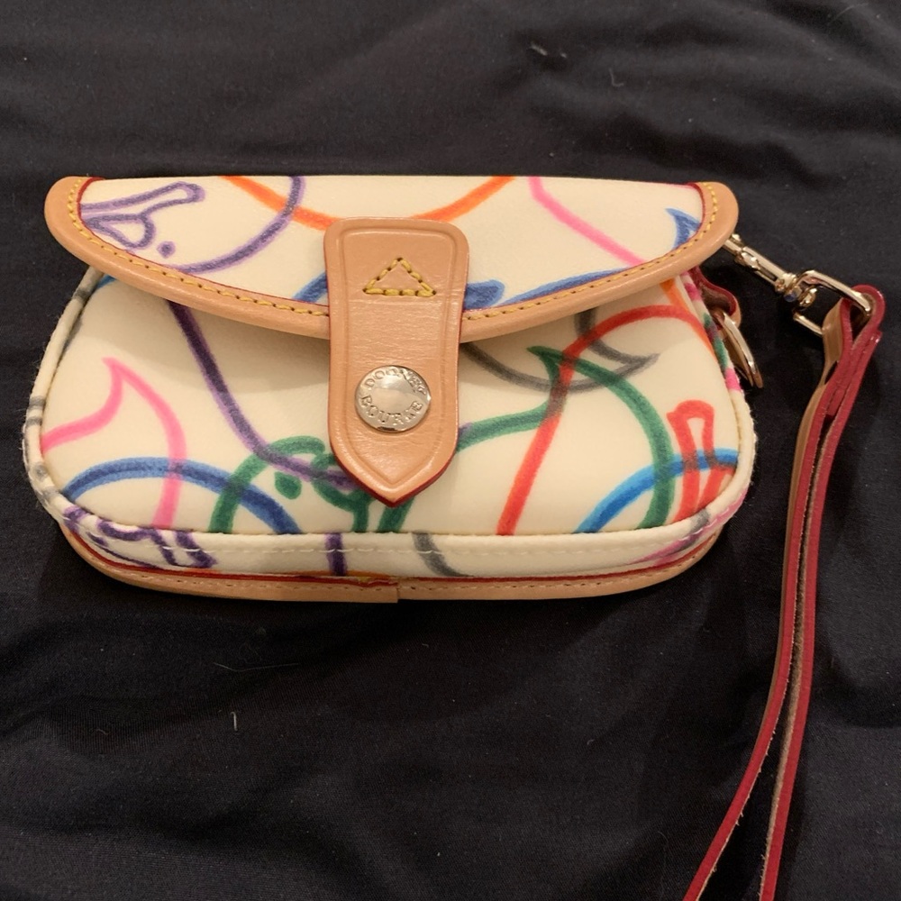 Dooney & Bourke Duck 🦆 Pattern Wristlet-❤️❤️